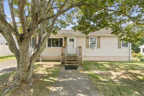 10 Cedar Street, Waterford, CT 06385