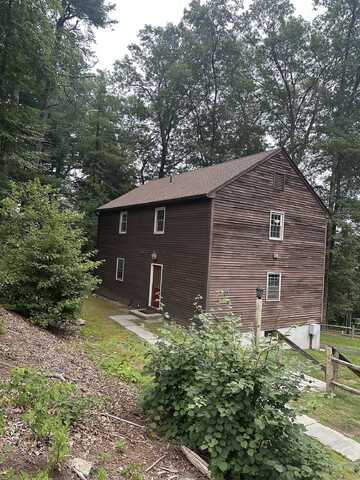239 Old Farms Road, Avon, CT 06001