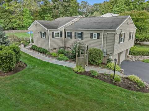 109 Green Acre Lane, Fairfield, CT 06824