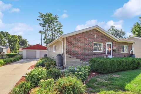 2415 38th Street, Des Moines, IA 50310