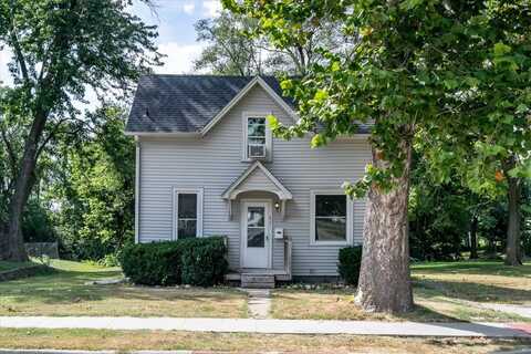 607 W 3rd Street, Pella, IA 50219