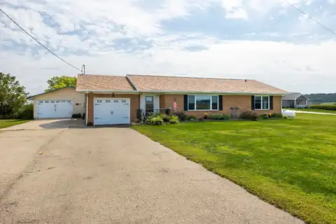 7389 Olde Massey, Dubuque, IA 52003