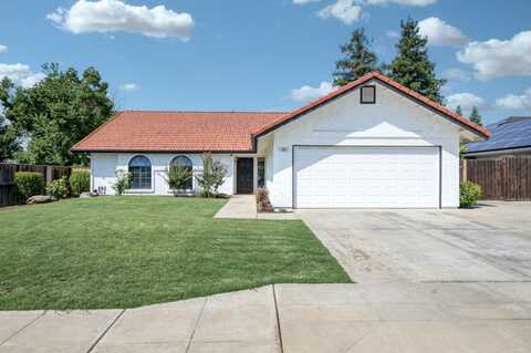 640 Renn Avenue N, Clovis, CA 93611
