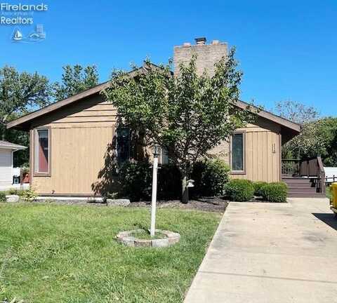 118 Lake Breeze Circle, Marblehead, OH 43440
