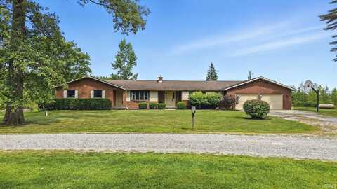 21315 N Circle Drive, Woodburn, IN 46797