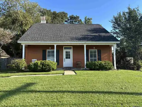 131 Carolyn Ave, Denham Springs, LA 70726