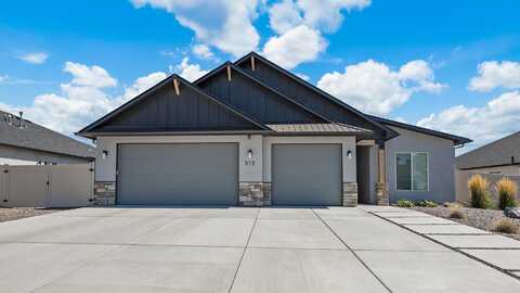 512 Desert Peach Street, Clifton, CO 81520