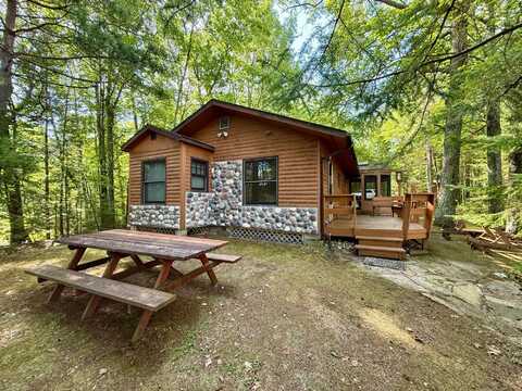 7546 HASBROOK DR, Lake Tomahawk, WI 54539