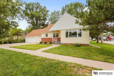 332 S 11th Street, Geneva, NE 68361
