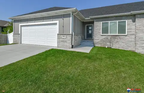 8915 S 75th Street, Lincoln, NE 68516