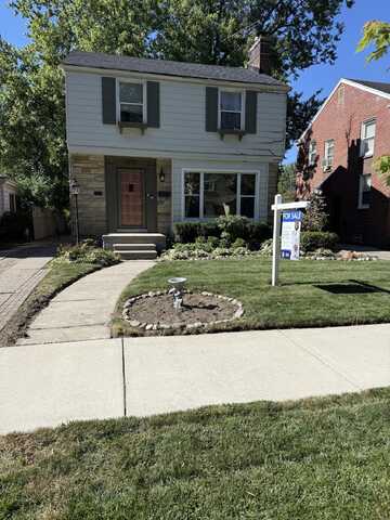 5273 Hillcrest Street, Grosse Pointe, MI 48236