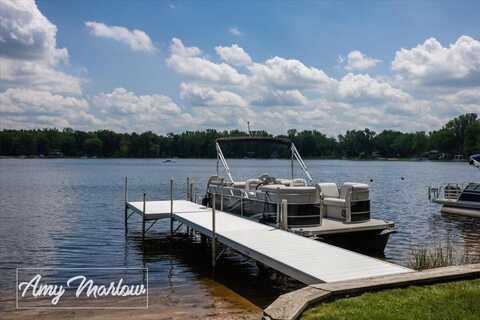 8360 Bay Drive NE, Rockford, MI 49341