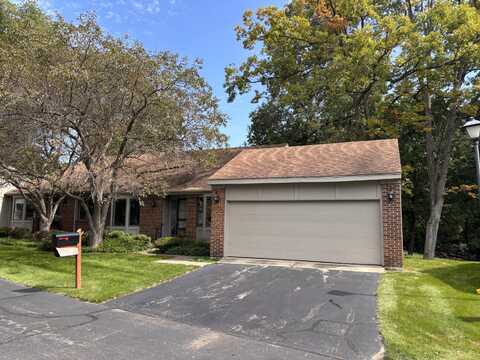 6348 Greenway Drive SE, Grand Rapids, MI 49546