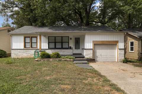 1947 S Ferguson Avenue, Springfield, MO 65807