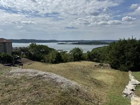 141 Split Rock Drive, Hollister, MO 65672
