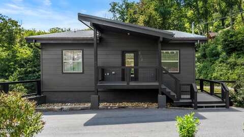 612 Sunset Lane, Gatlinburg, TN 37738