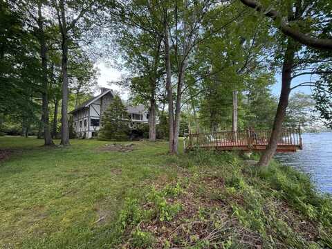 227 Bearfort Rd, West Milford, NJ 07480