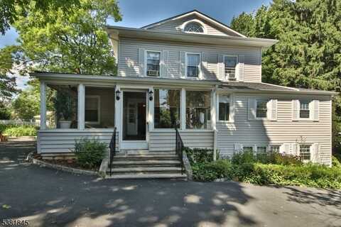 22 Rockland Ter, Verona, NJ 07044