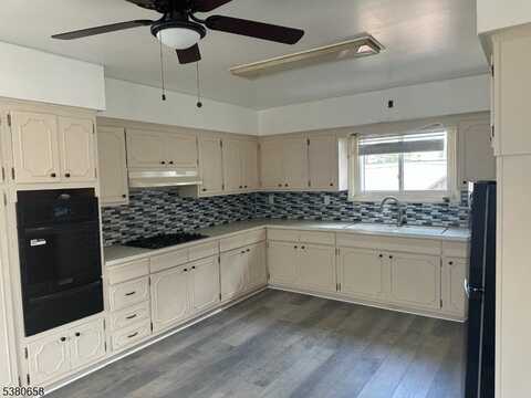 296 Preakness Ave, Paterson, NJ 07502