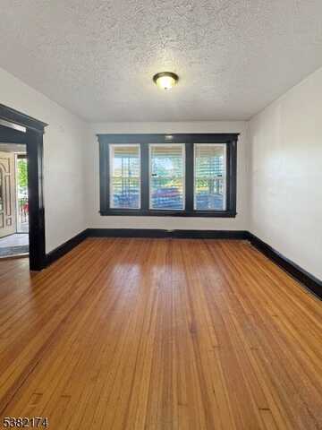 104 Dayton St, Newark, NJ 07114