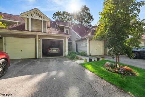 8 Schofield Ct, Jefferson Twp., NJ 07438