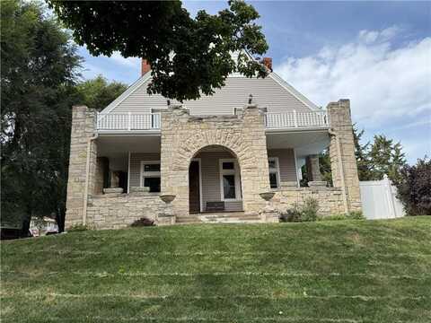 201 E Highland Avenue, Saint Joseph, MO 64505