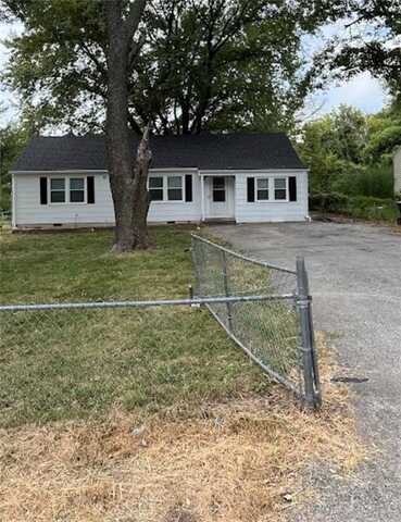 6714 Richmond Avenue, Kansas City, MO 64133