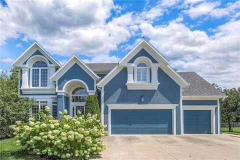 5717 NE Holiday Drive, Lees Summit, MO 64064