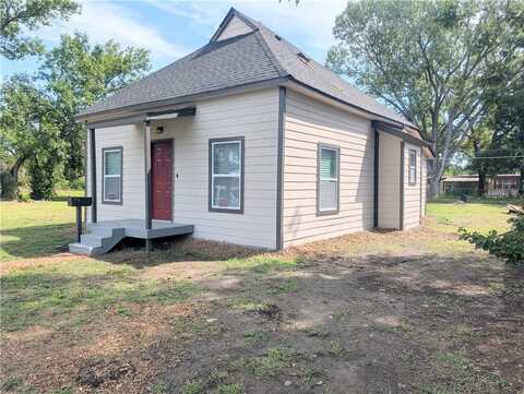 429 S Kentucky Street, Iola, KS 66749