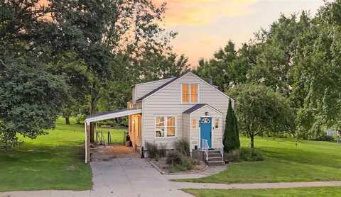 829 S Avenue B, Washington, IA 52353