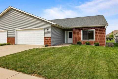 536 Bear Dr, Tiffin, IA 52340