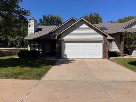 836 West Side Drive, Iowa City, IA 52246