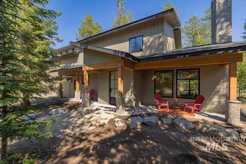 12850 Aurora Dr., Donnelly, ID 83615