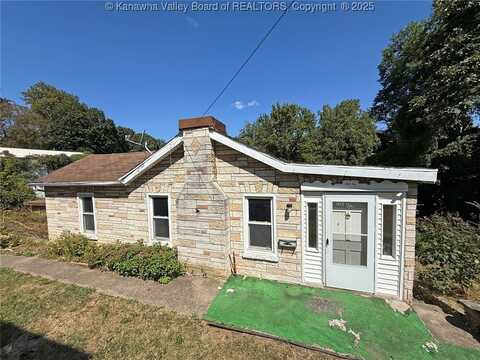 1313 1/2 Camden Drive, Charleston, WV 25302