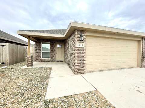 1303 N Dover Avenue, Lubbock, TX 79416