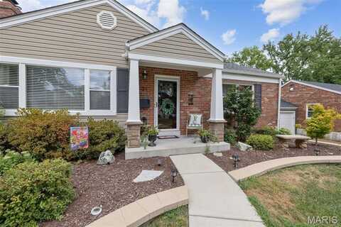 21 W Rose Avenue, Webster Groves, MO 63119
