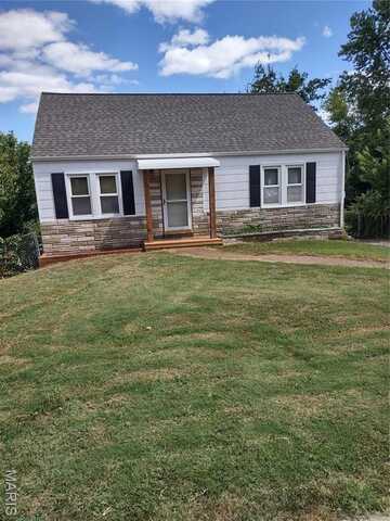 220 N Dellwood Road, Florissant, MO 63135