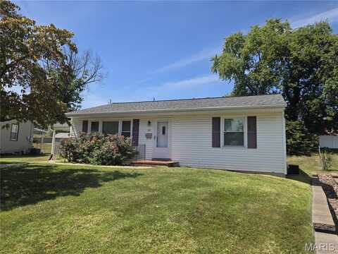 1807 W Clark Street, Saint Charles, MO 63301