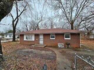 5050 Hallows Avenue, East Saint Louis, IL 62204