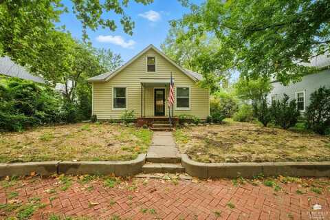 1127 Colorado Street, Manhattan, KS 66502