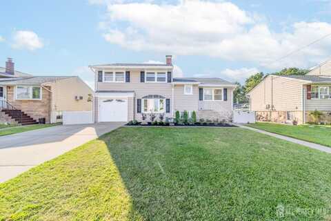 63 Jackson Avenue, Carteret, NJ 07008