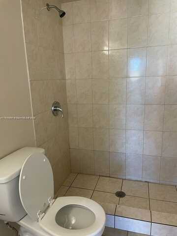 6065 NW 186th St, Hialeah, FL 33015