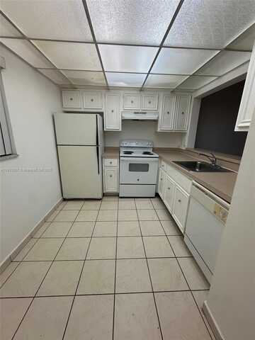17911 NW 68th Ave, Hialeah, FL 33015
