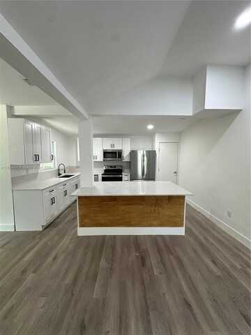302 SW 15th St, Dania Beach, FL 33004