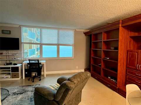 2501 S Ocean Dr, Hollywood, FL 33019