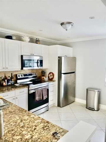 undefined, Hallandale Beach, FL 33009