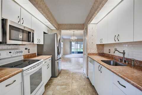 13105 SW 16th Ct, Pembroke Pines, FL 33027