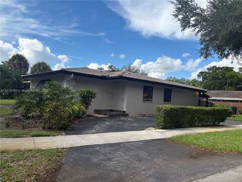 15461 Turnbull Dr, Miami Lakes, FL 33014