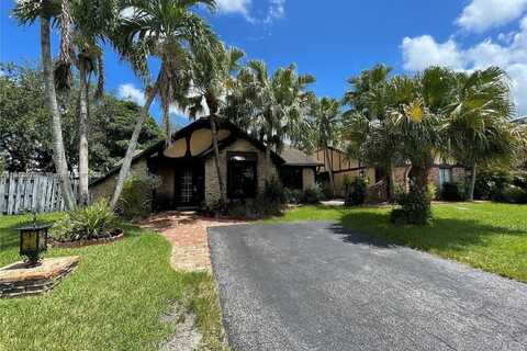 9209 NW 49th Pl, Sunrise, FL 33351