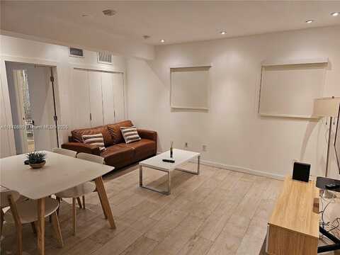 700 16th St, Miami Beach, FL 33139